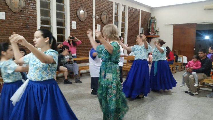 CELEBRAMOS A LA VIRGEN Y NOS ENCONTRAMOS A FESTEJAR