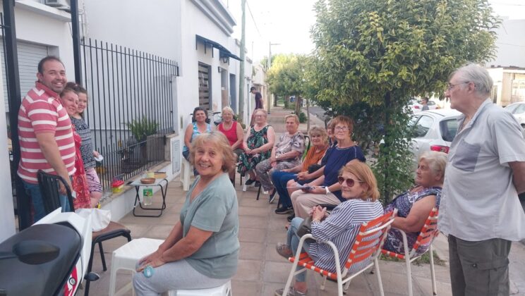 ANHELAMOS LAS PALABRAS, EL ENCUENTRO, EL ABRAZO