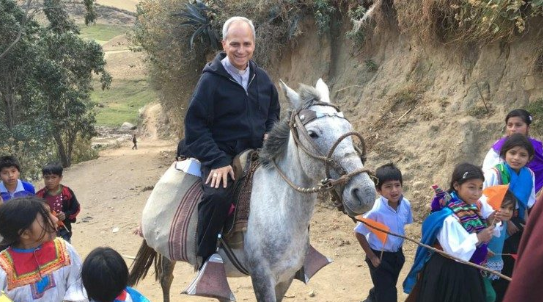 UN PASTOR CON CORAZÓN DE PADRE