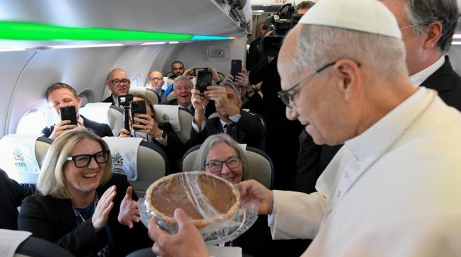 PRIMER VIAJE DEL PAPA LEÓN