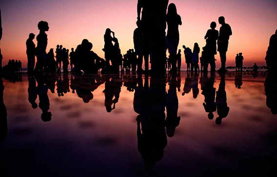 HACEN FALTA SACERDOTES