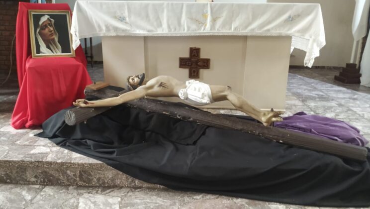 VIDEO E IMÁGENES DE LA CELEBRACIÓN DEL VIERNES SANTO