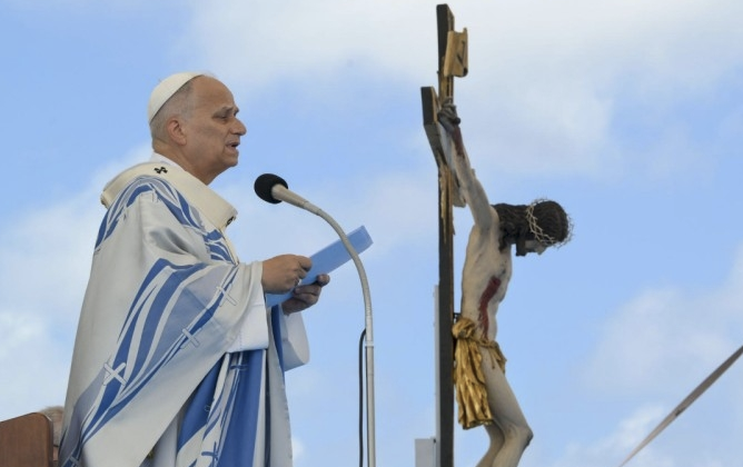SIGUIENDO LAS HUELLAS DEL PAPA FRANCISCO