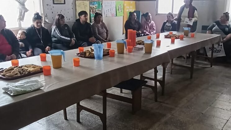 CÁRITAS, ENTREGA DE ALIMENTOS